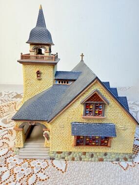 Dept 56 Seasons Bay Chapel on the Hill Lighted Church 1998 Boxed